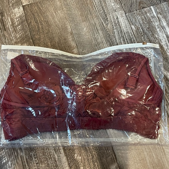 Floral Secrets comfort rose bra. Front closure, push up and wire free. - Picture 2 of 3